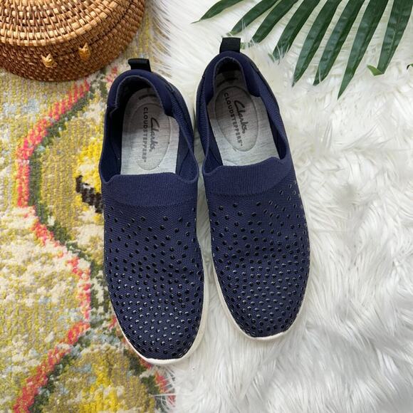 Clarks Navy Blue Lightweight Slip On Casual Knit Sneaker 9 - Picture 2 of 10